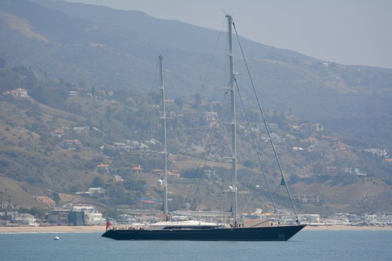 The foremast is about 170 ft high on this giganto-yacht (G. Murayama 4/24/16)